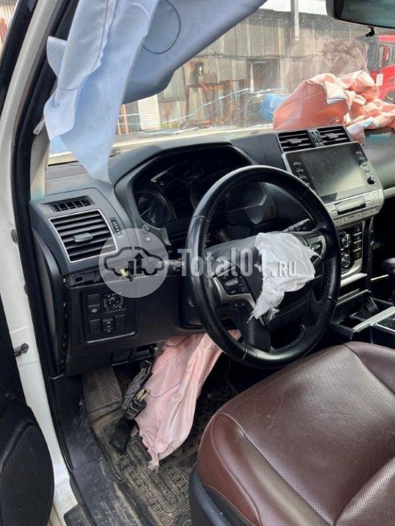 Фото Toyota Land Cruiser 100