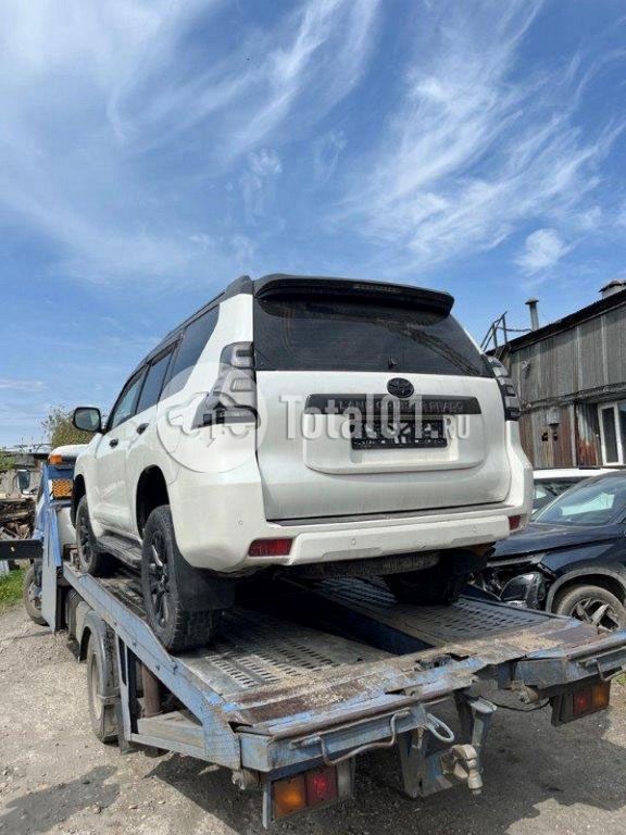 Фото Toyota Land Cruiser 114