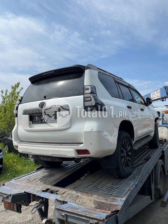 Фото Toyota Land Cruiser 128