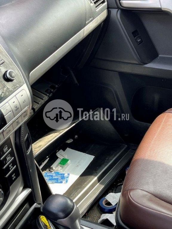 Фото Toyota Land Cruiser 148