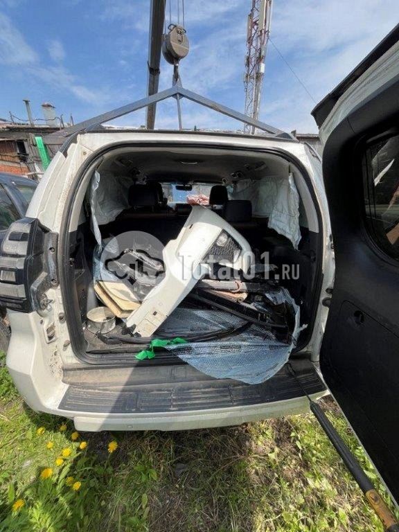 Фото Toyota Land Cruiser 162