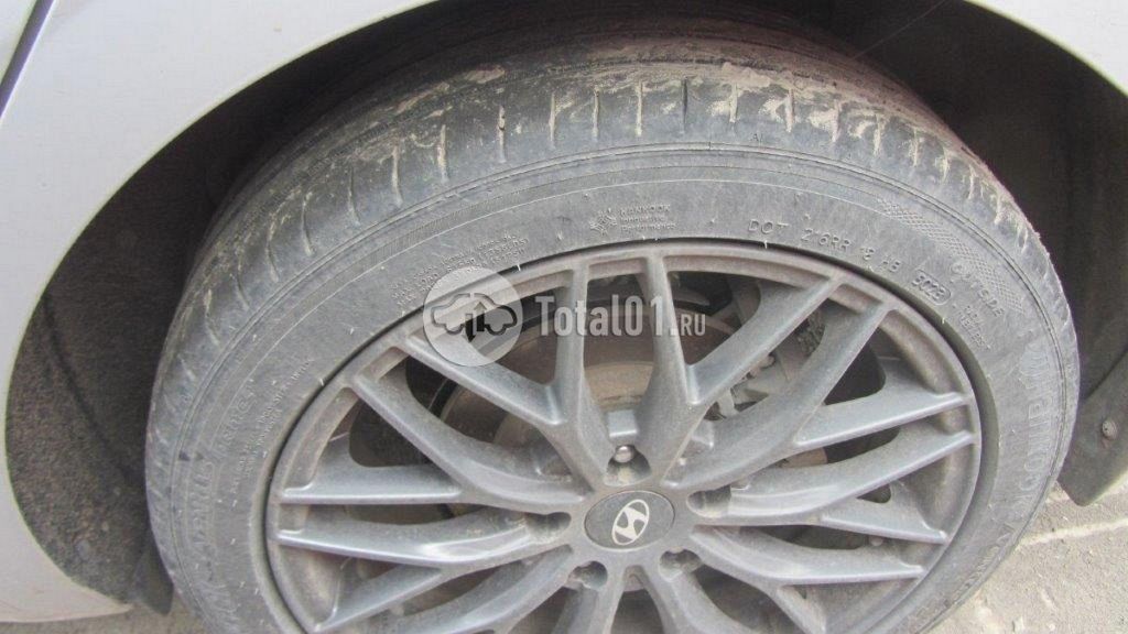 Фото Hyundai Elantra 8