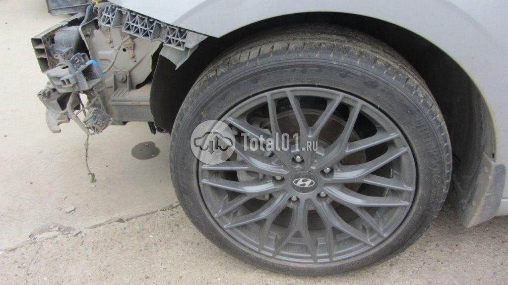 Фото Hyundai Elantra 16