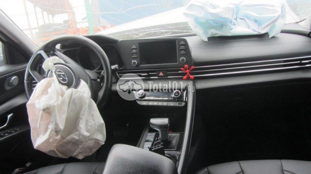 Фото Hyundai Elantra 36