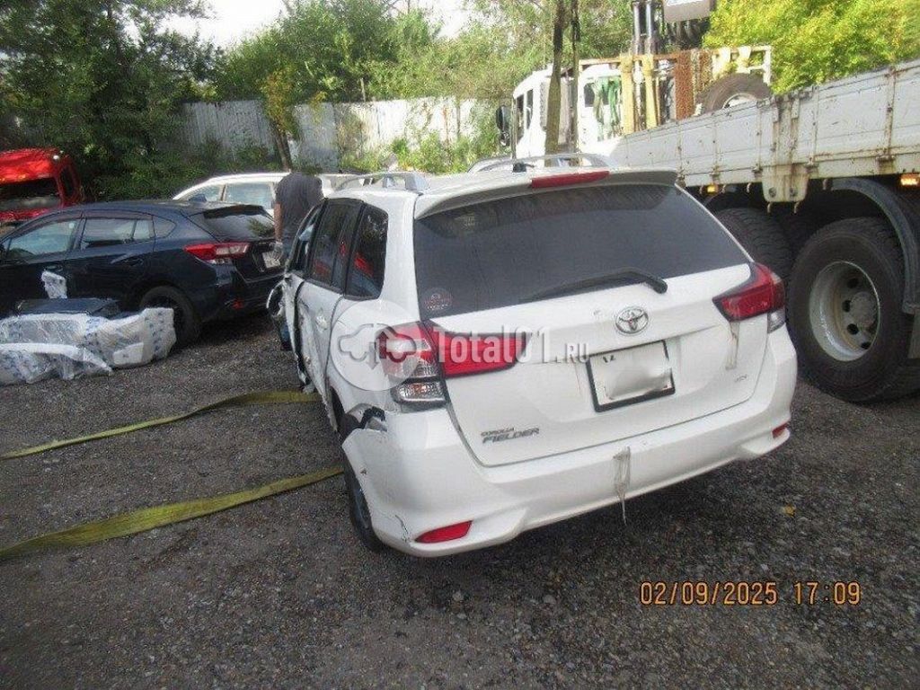 Фото Toyota Corolla Fielder 6