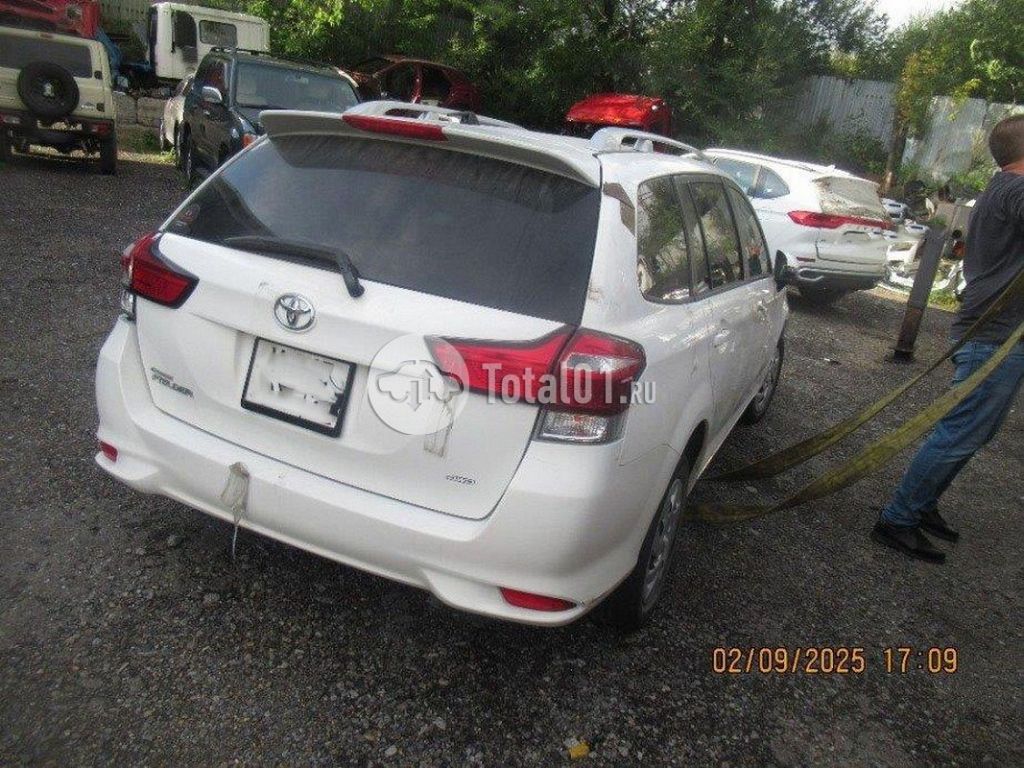 Фото Toyota Corolla Fielder 8