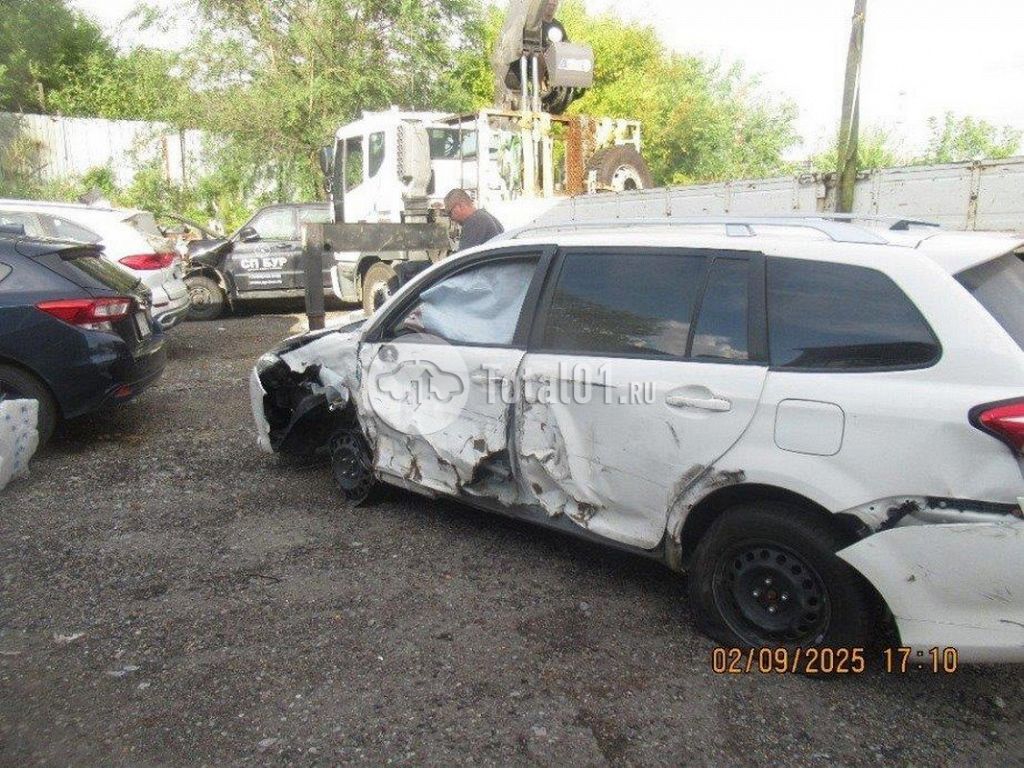 Фото Toyota Corolla Fielder 12