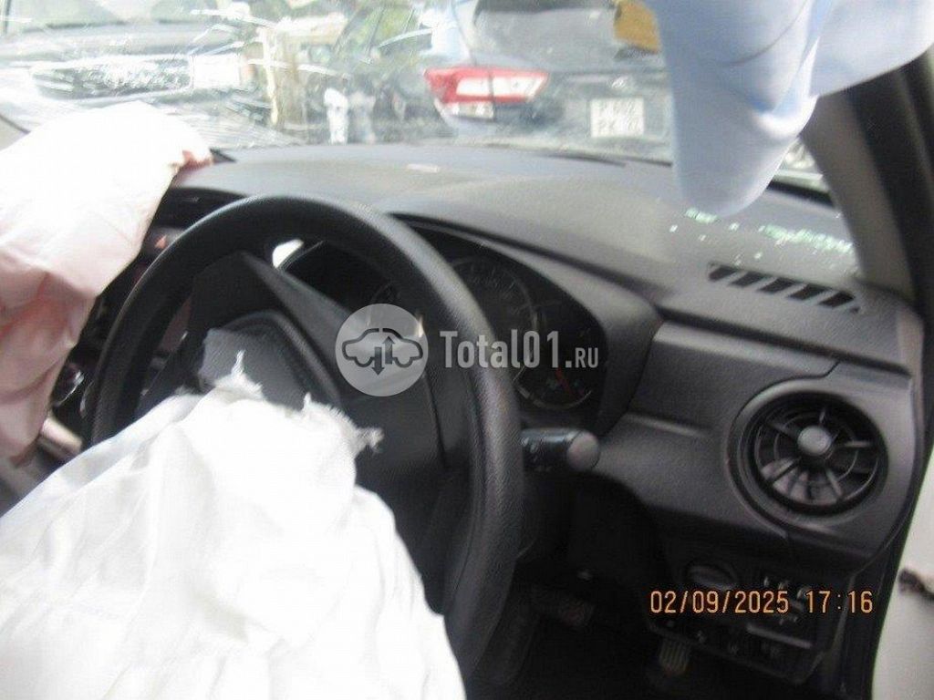 Фото Toyota Corolla Fielder 220