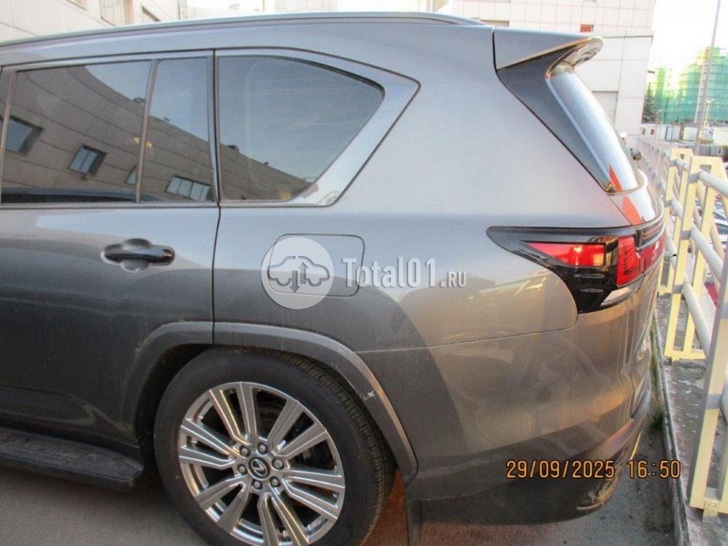 Фото Lexus LX 12