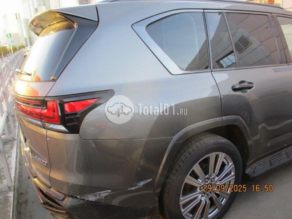 Фото Lexus LX 26