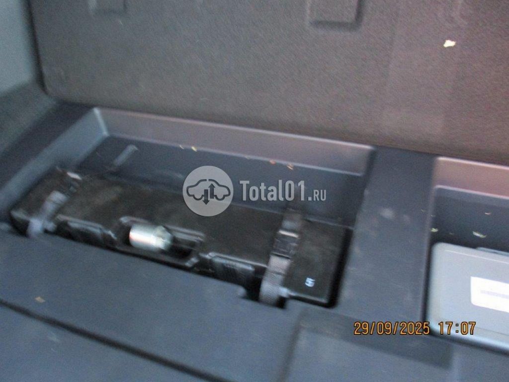 Фото Lexus LX 136