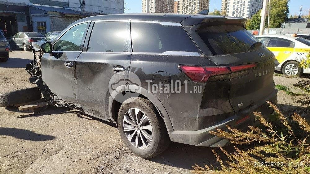 Фото Infiniti QX60 10