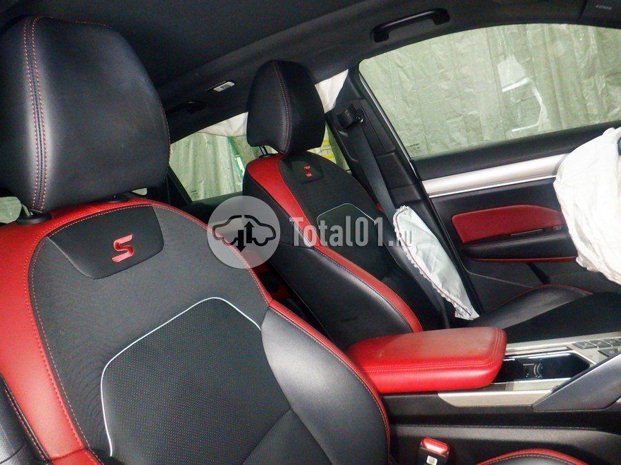 Фото Geely Coolray 28