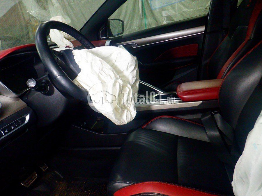 Фото Geely Coolray 70