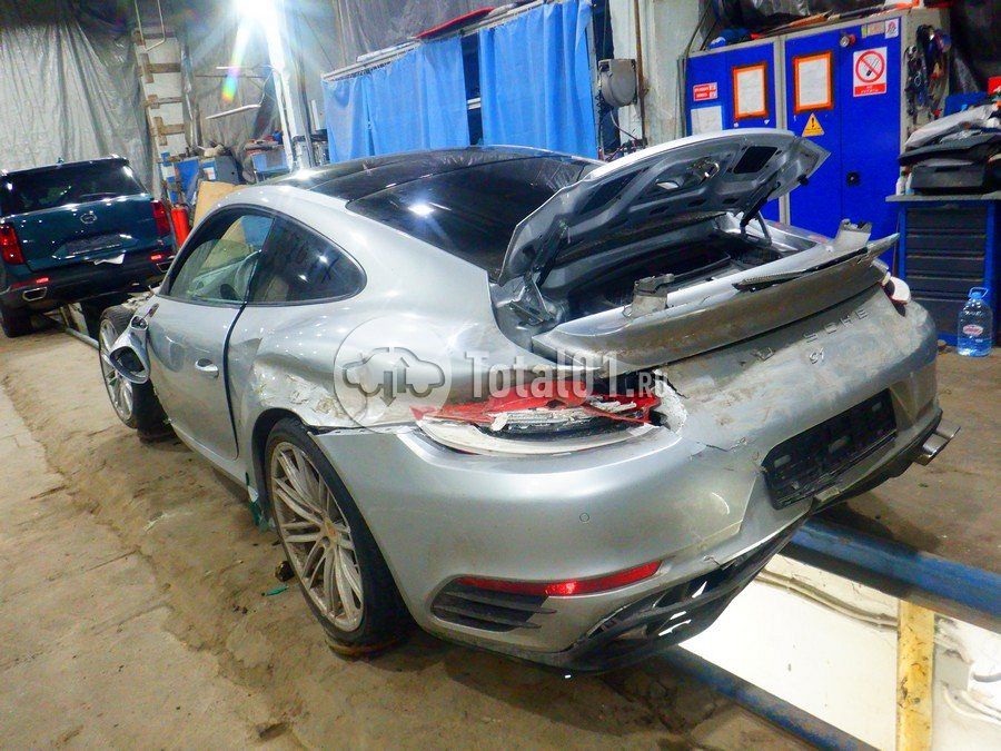 Фото Porsche 911 Turbo 16