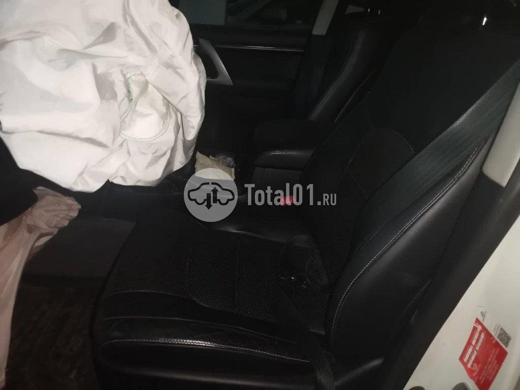 Фото Toyota Land Cruiser 266