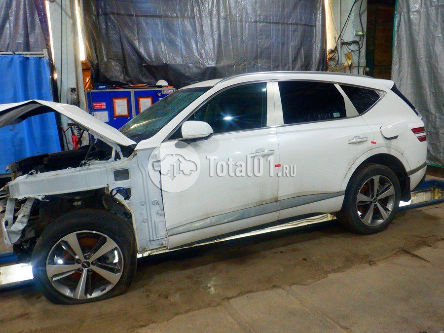 Фото Genesis GV80 10