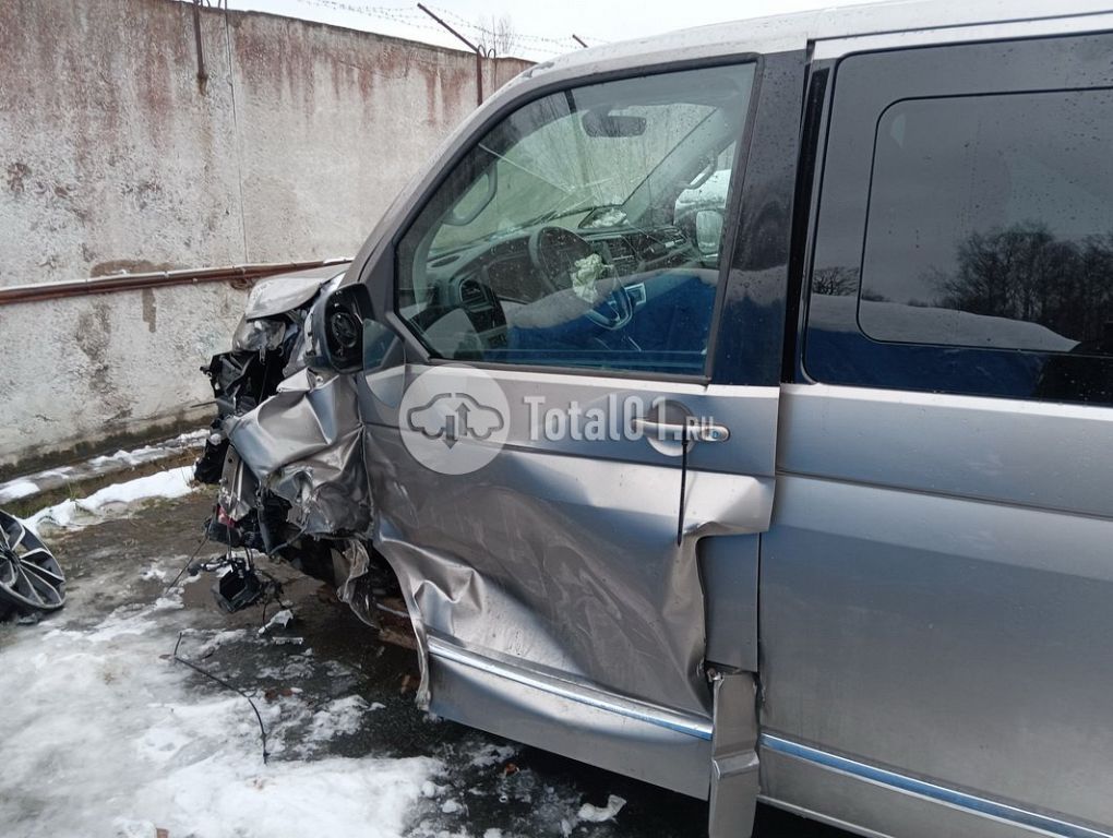 Фото Volkswagen Caravelle 90