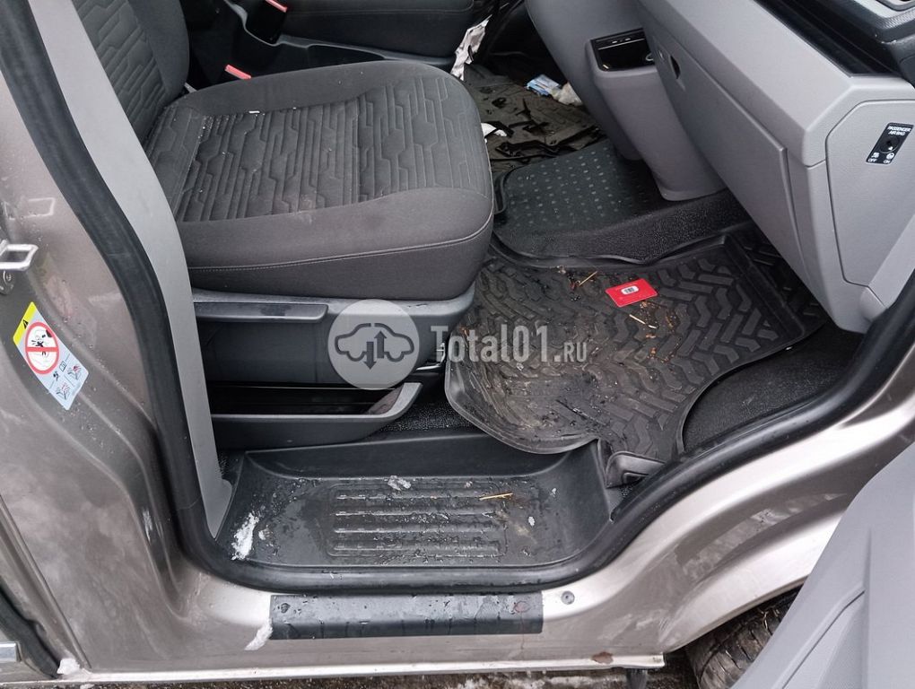 Фото Volkswagen Caravelle 176