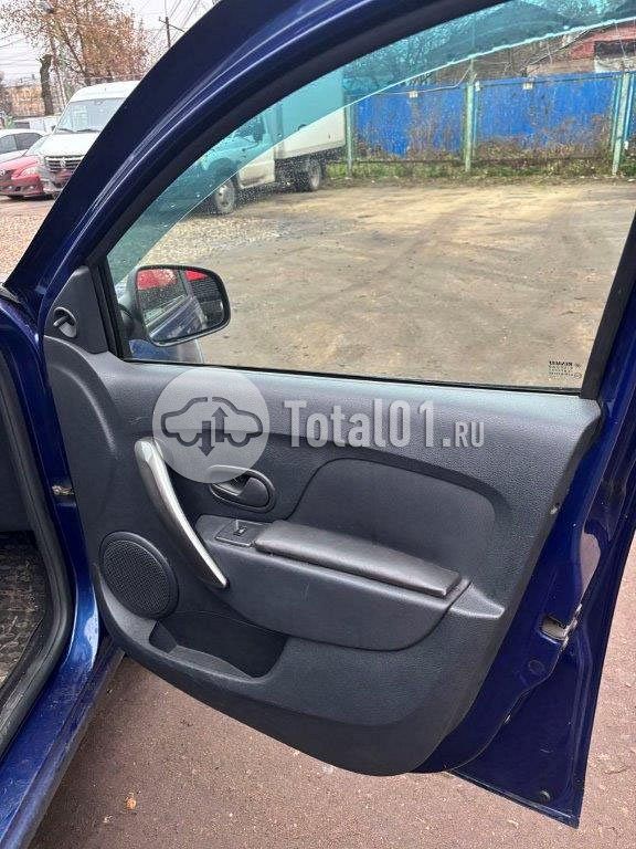 Фото Renault Logan 38