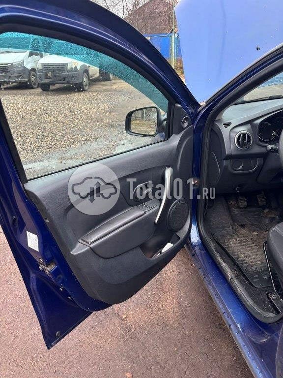 Фото Renault Logan 46