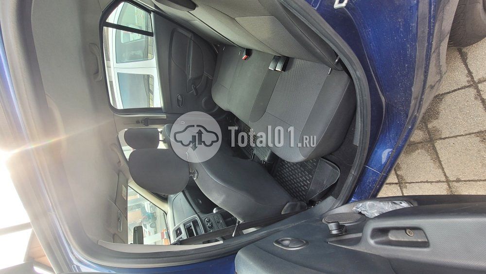 Фото Renault Logan 12