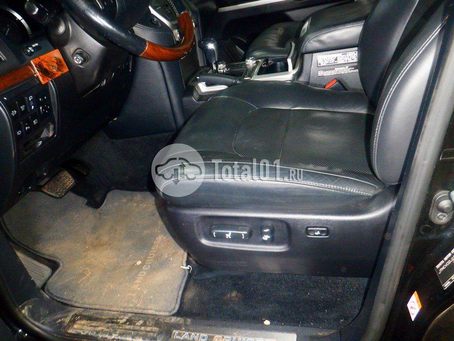 Фото Toyota Land Cruiser 100