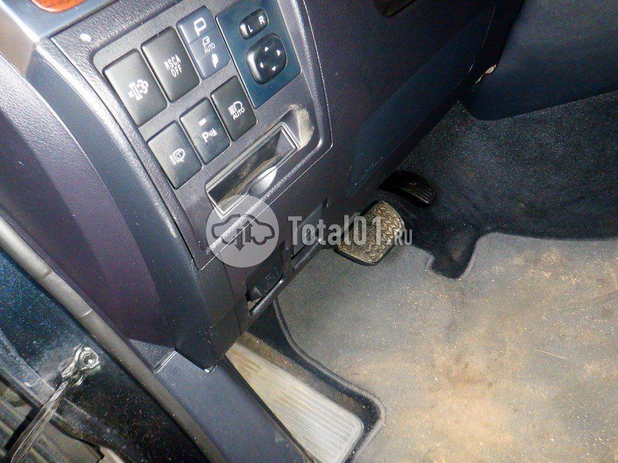 Фото Toyota Land Cruiser 110