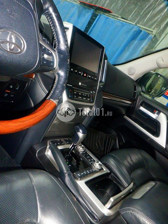Фото Toyota Land Cruiser 114