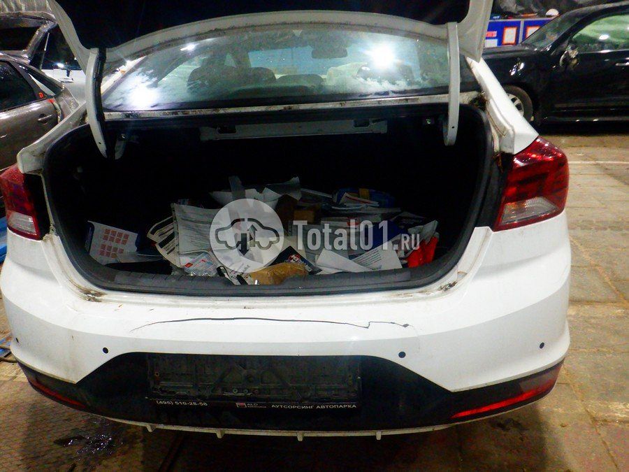 Фото Hyundai Elantra 12