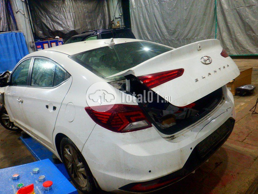 Фото Hyundai Elantra 18