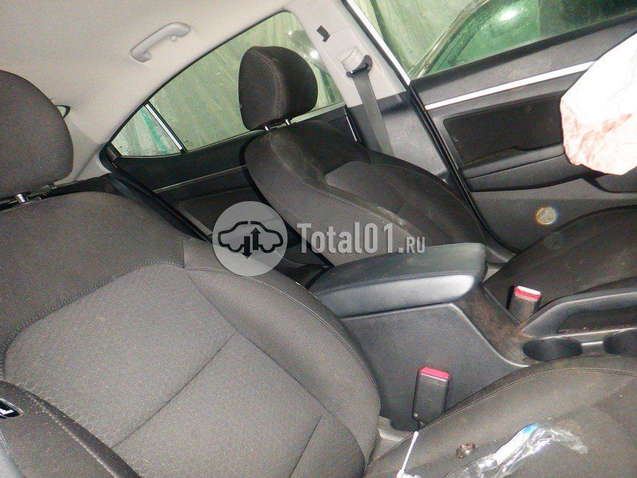 Фото Hyundai Elantra 32