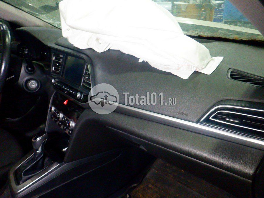 Фото Hyundai Elantra 36