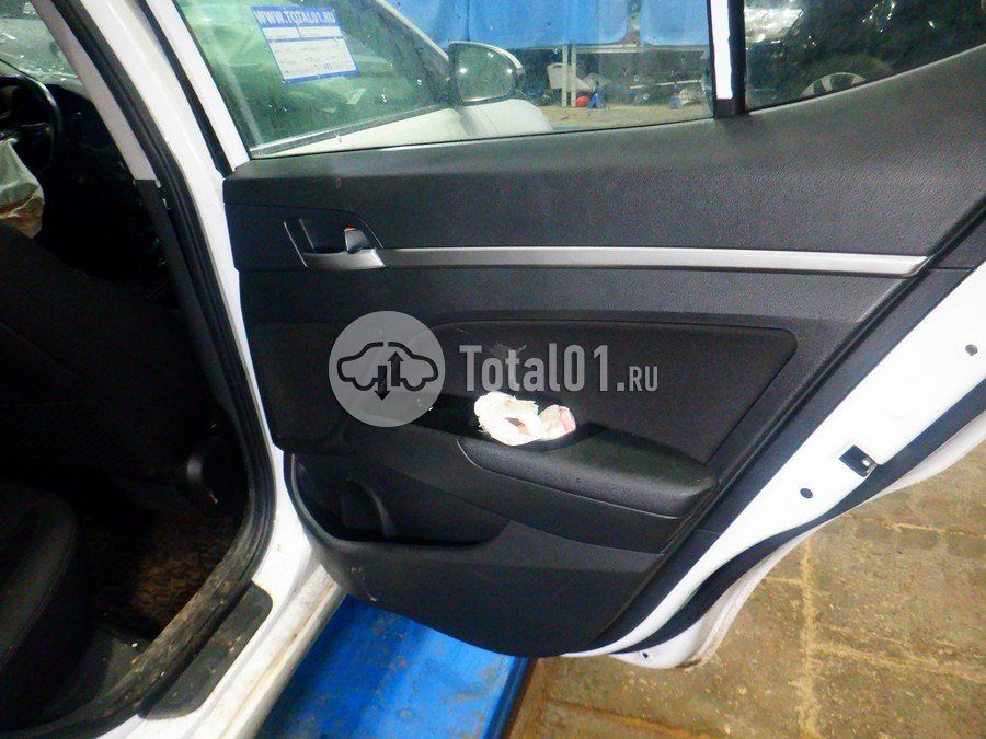 Фото Hyundai Elantra 50