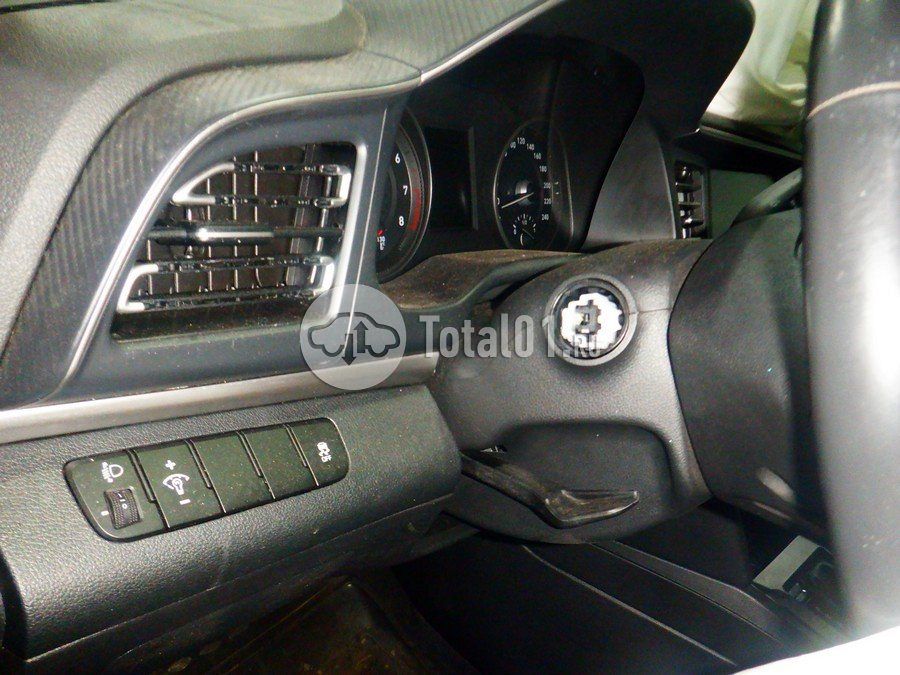 Фото Hyundai Elantra 170