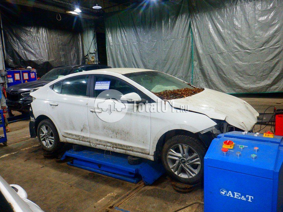 Фото Hyundai Elantra 6