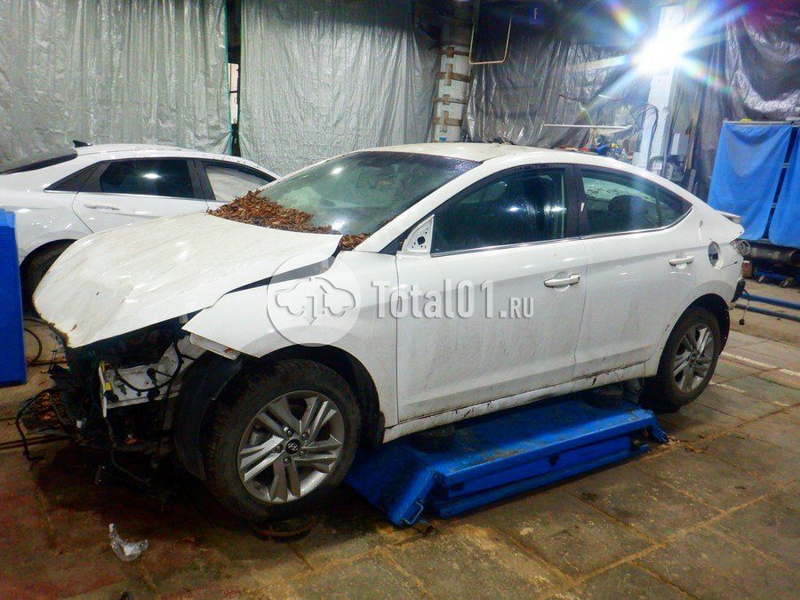 Фото Hyundai Elantra 8