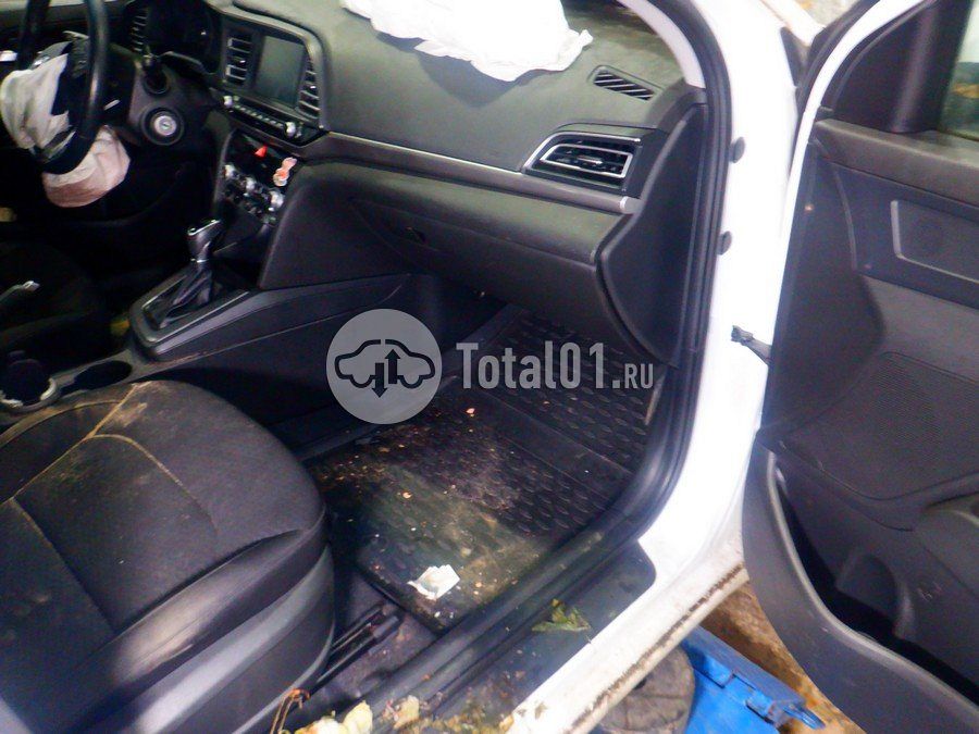 Фото Hyundai Elantra 30