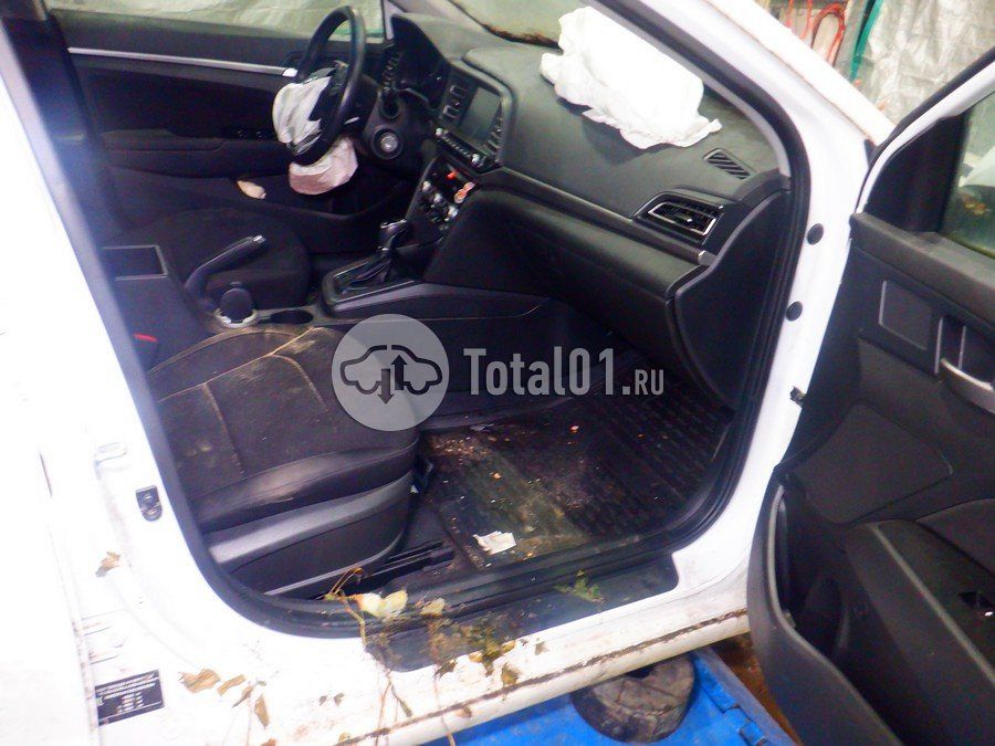 Фото Hyundai Elantra 36