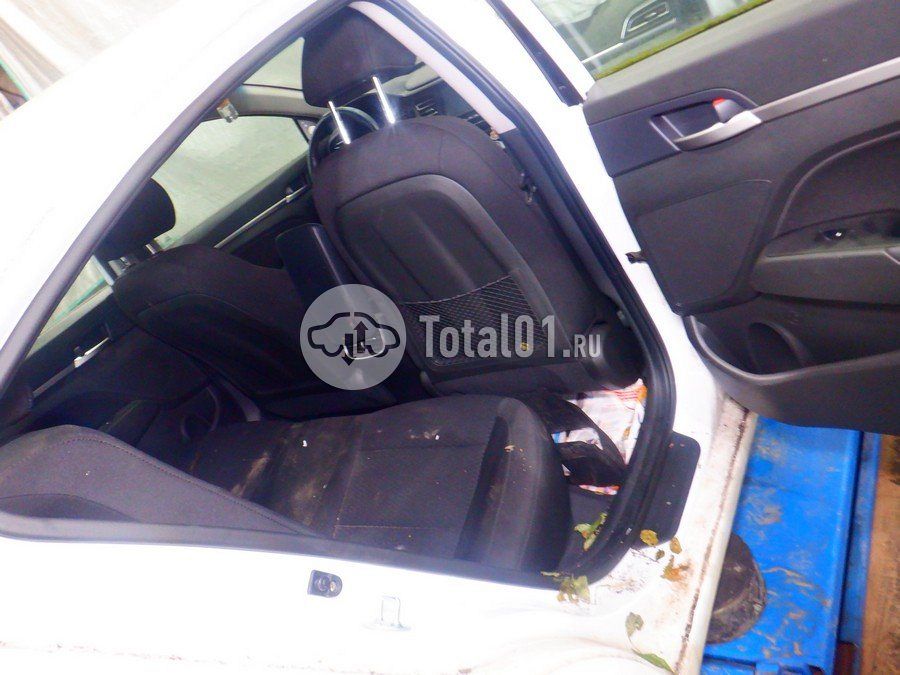 Фото Hyundai Elantra 52