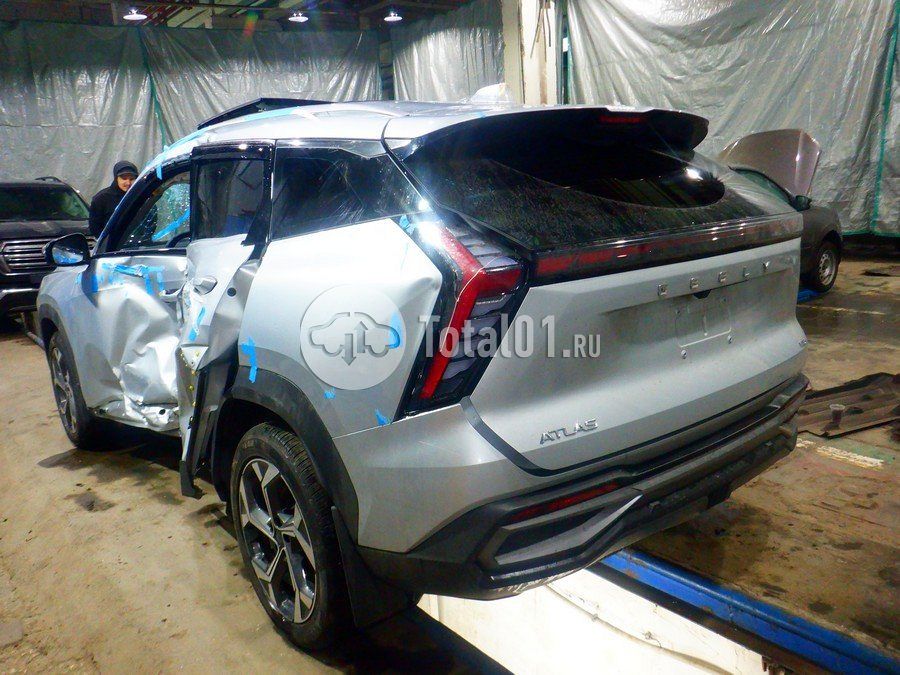 Фото Geely Atlas 16