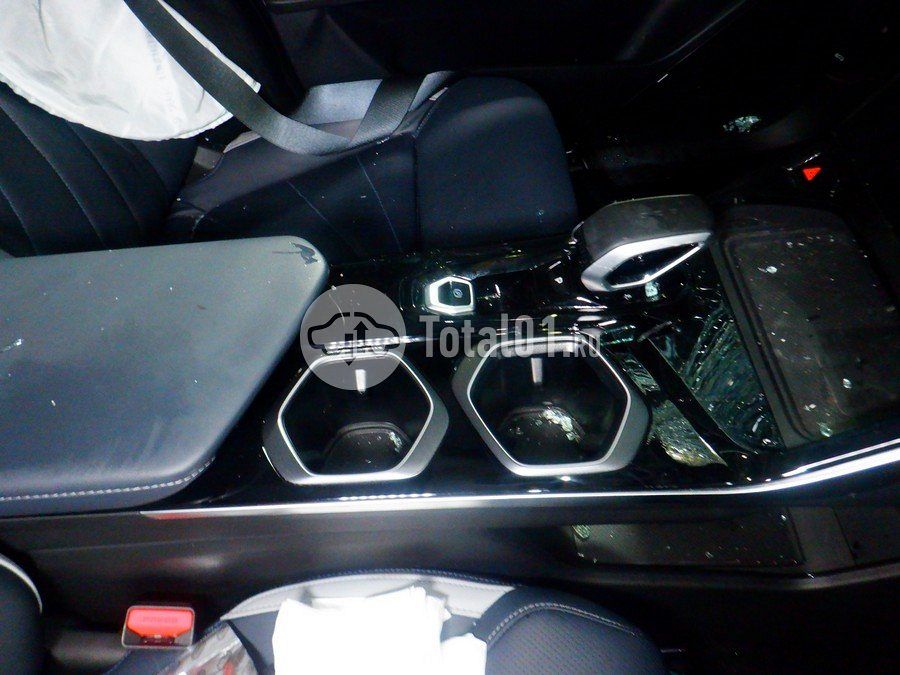 Фото Geely Atlas 34