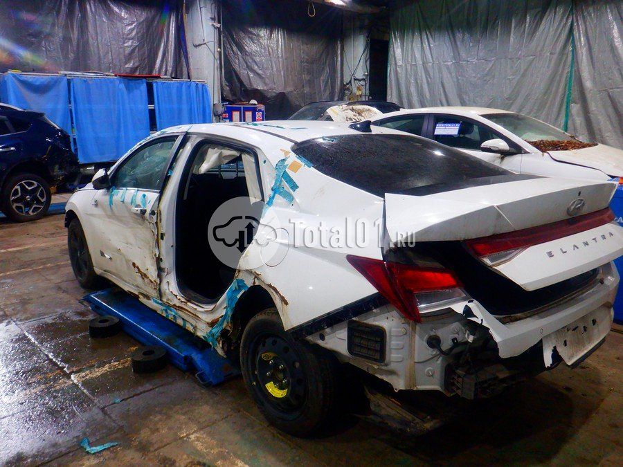 Фото Hyundai Elantra 12