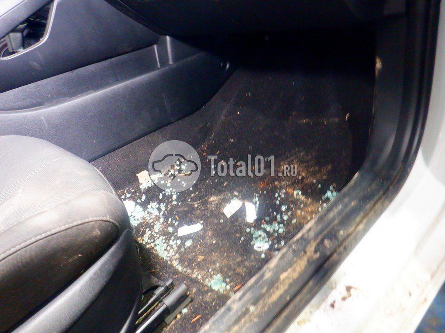 Фото Hyundai Elantra 36