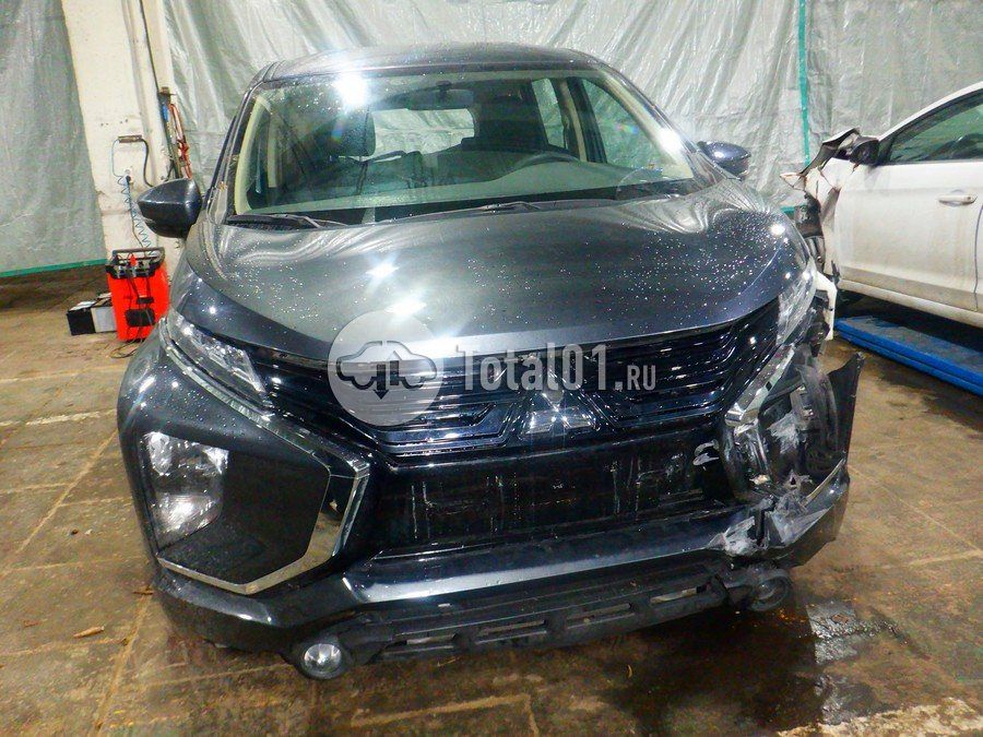 Фото Mitsubishi Xpander 4