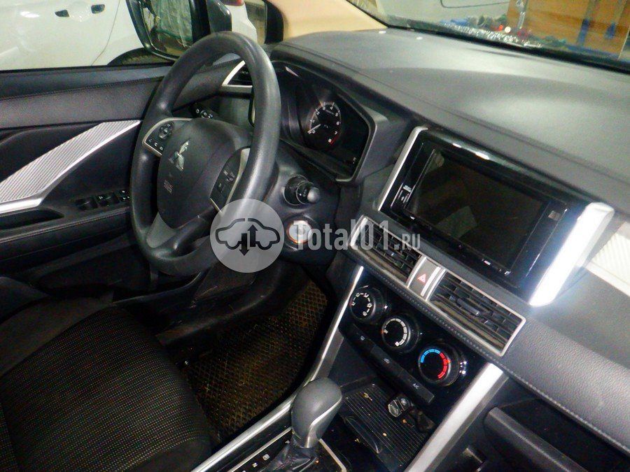 Фото Mitsubishi Xpander 38