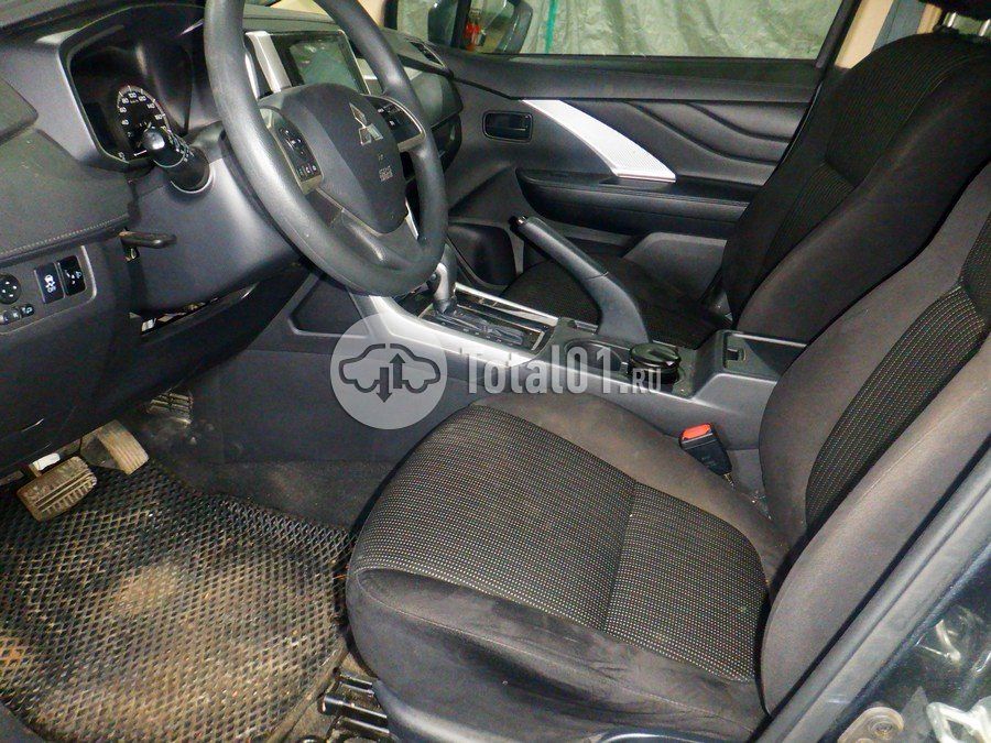 Фото Mitsubishi Xpander 70