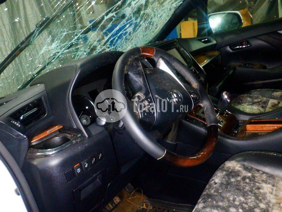 Фото Toyota Alphard 142