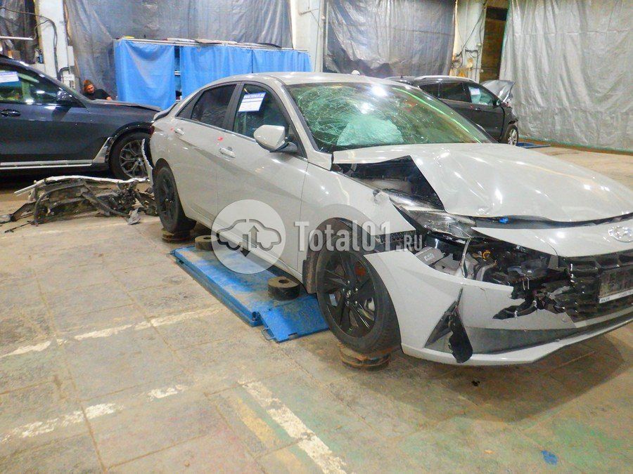 Фото Hyundai Elantra 6