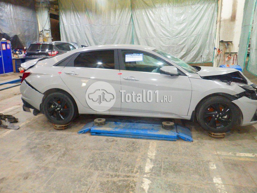 Фото Hyundai Elantra 8